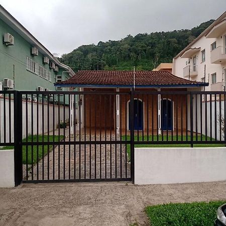 Casa Praia Grande Com Churrasqueira Villa Ubatuba Kültér fotó