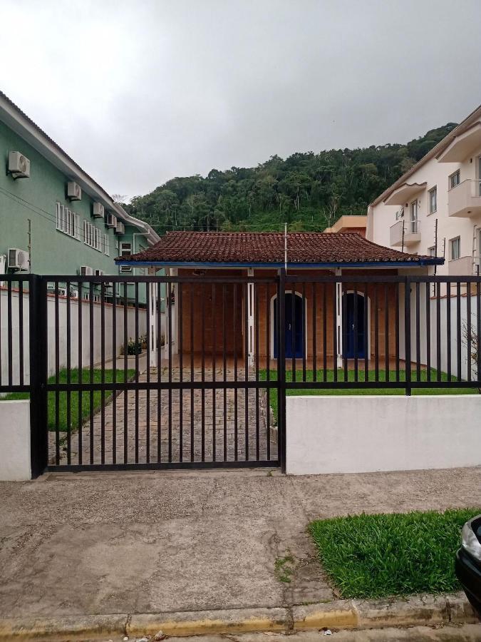 Casa Praia Grande Com Churrasqueira Villa Ubatuba Kültér fotó